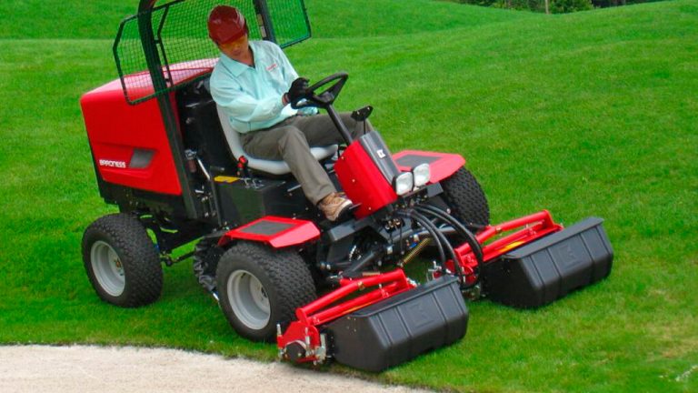 LM281 Semi-Rough and Sport-Field Mower